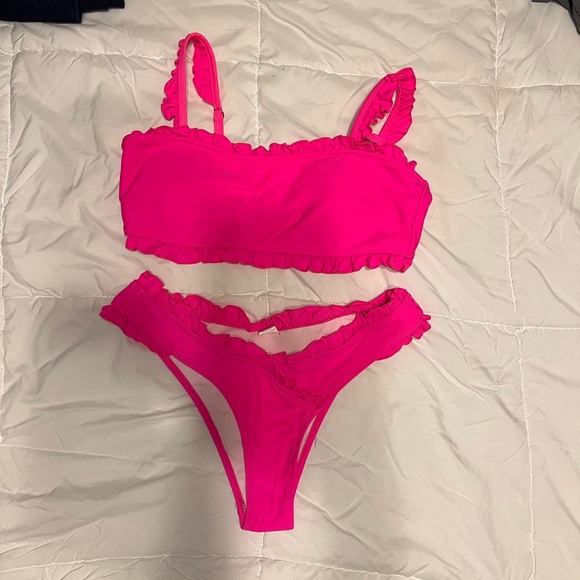 Hot pink bikini - Picture 1 of 6